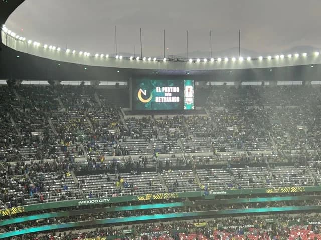 México e Equador sofre atraso por causa da chuva