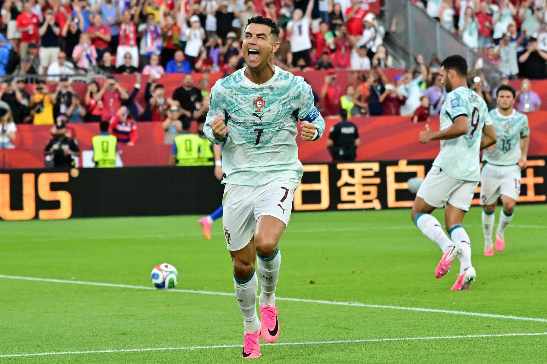 Portugal elimina Croácia com gol de Cristiano e VAR protagonista