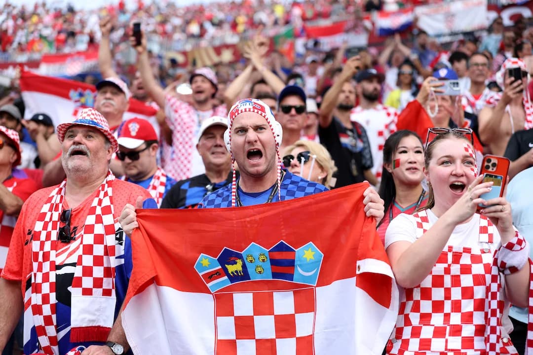 Por que a torcida da Croácia usa toucas de polo aquático; entenda