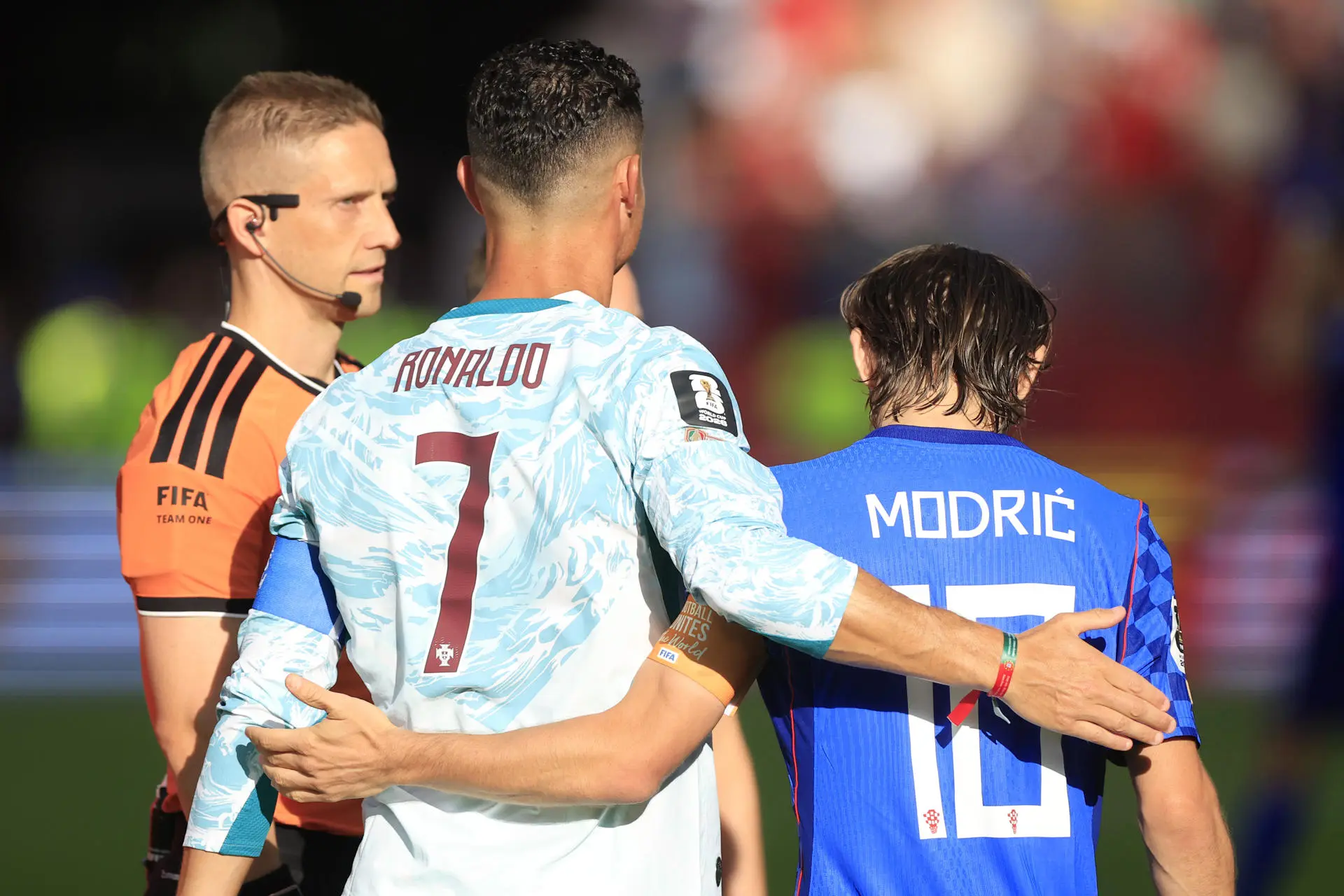 Iluminado, CR7 brilha mais que Modric em despedida do croata