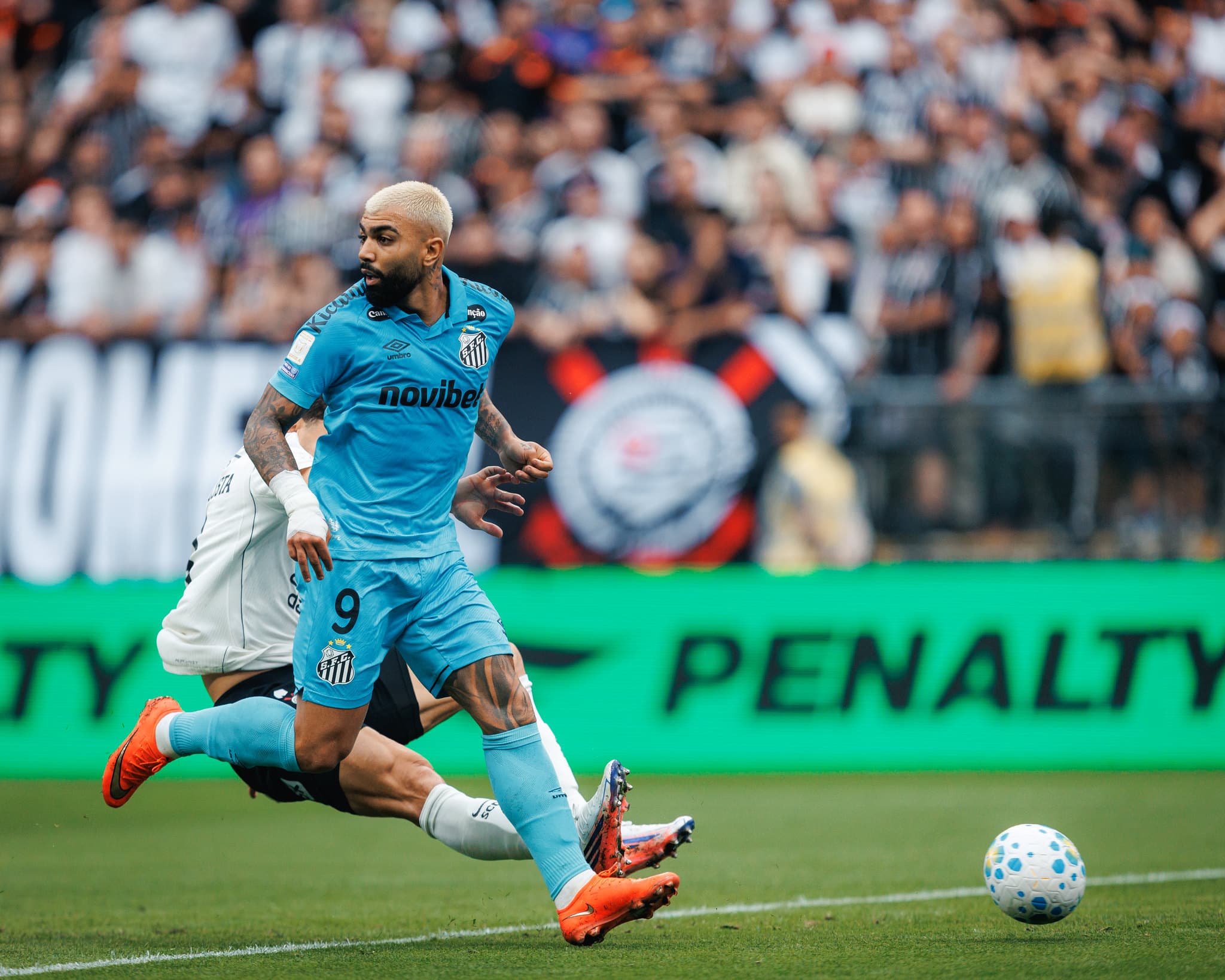 Gabigol marcou 21 gols nesta temporada, seis nos últimos quatro jogos - Raul Baretta/Santos FC