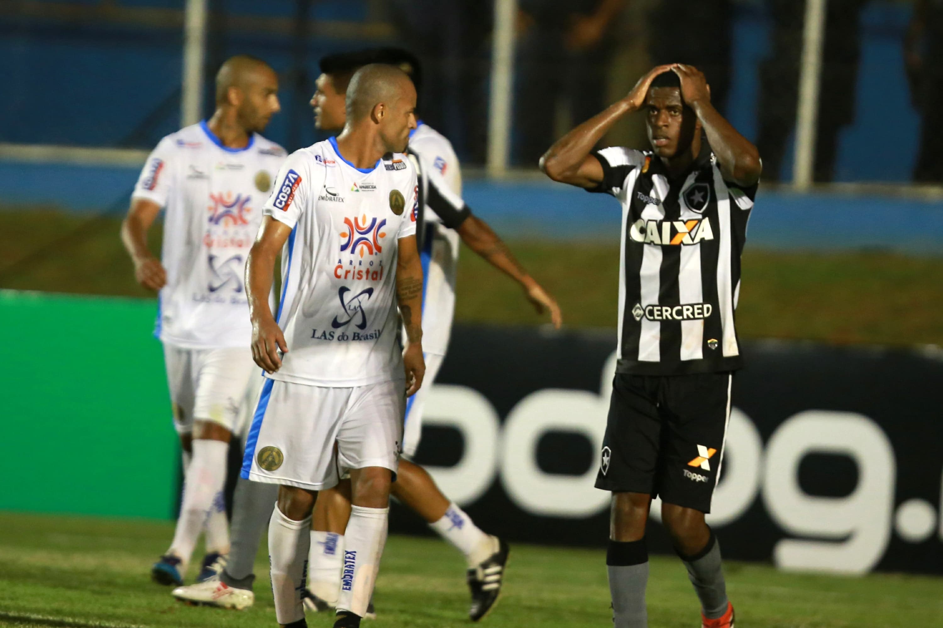 Aparecidense elimina Botafogo da Copa do Brasil