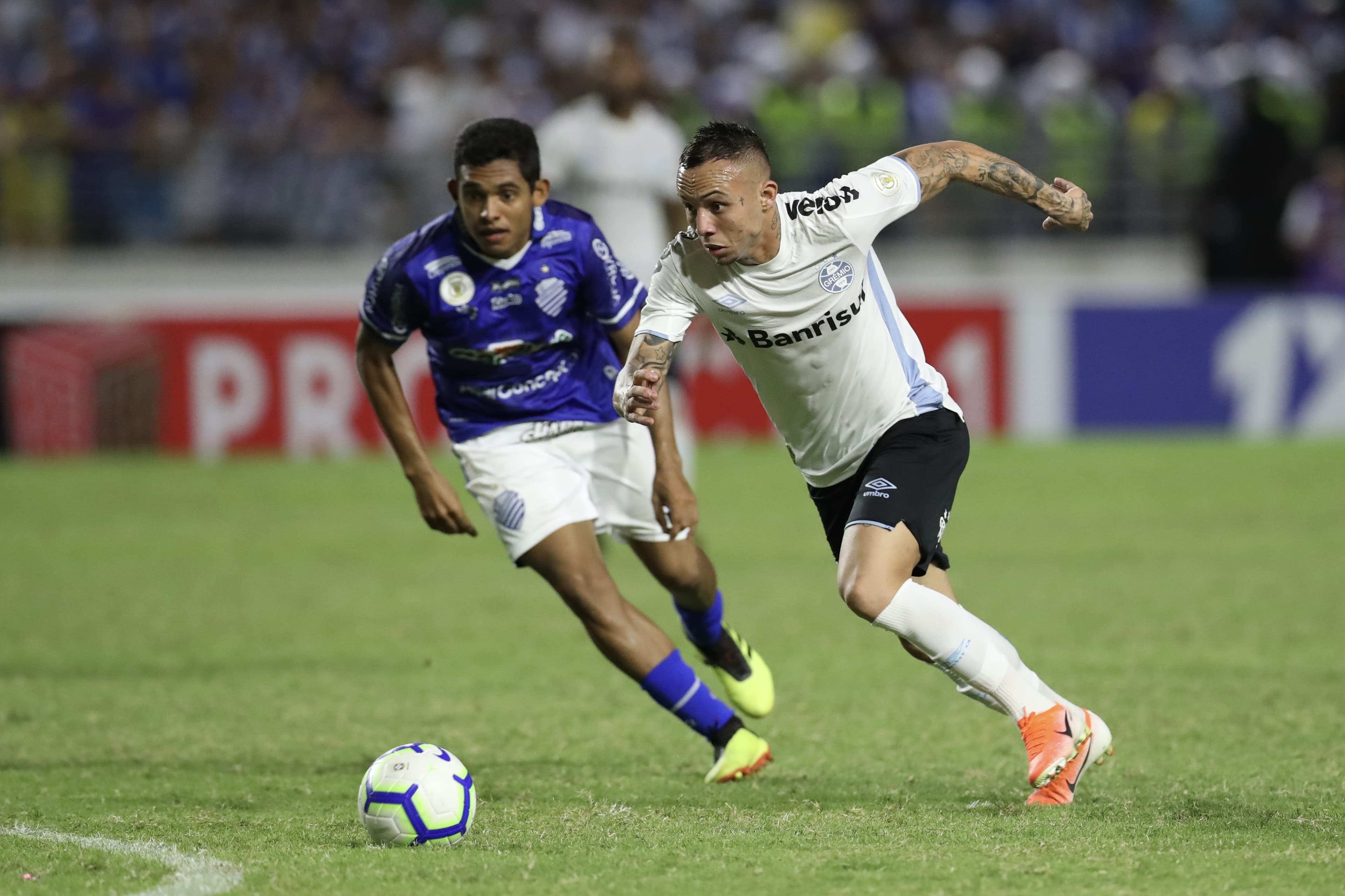 Partida entre CSA-AL e Grêmio, válida pela 12ª rodada do Campeonato Brasileiro de Futebol, no estádio Rei Pelé, em Maceió
