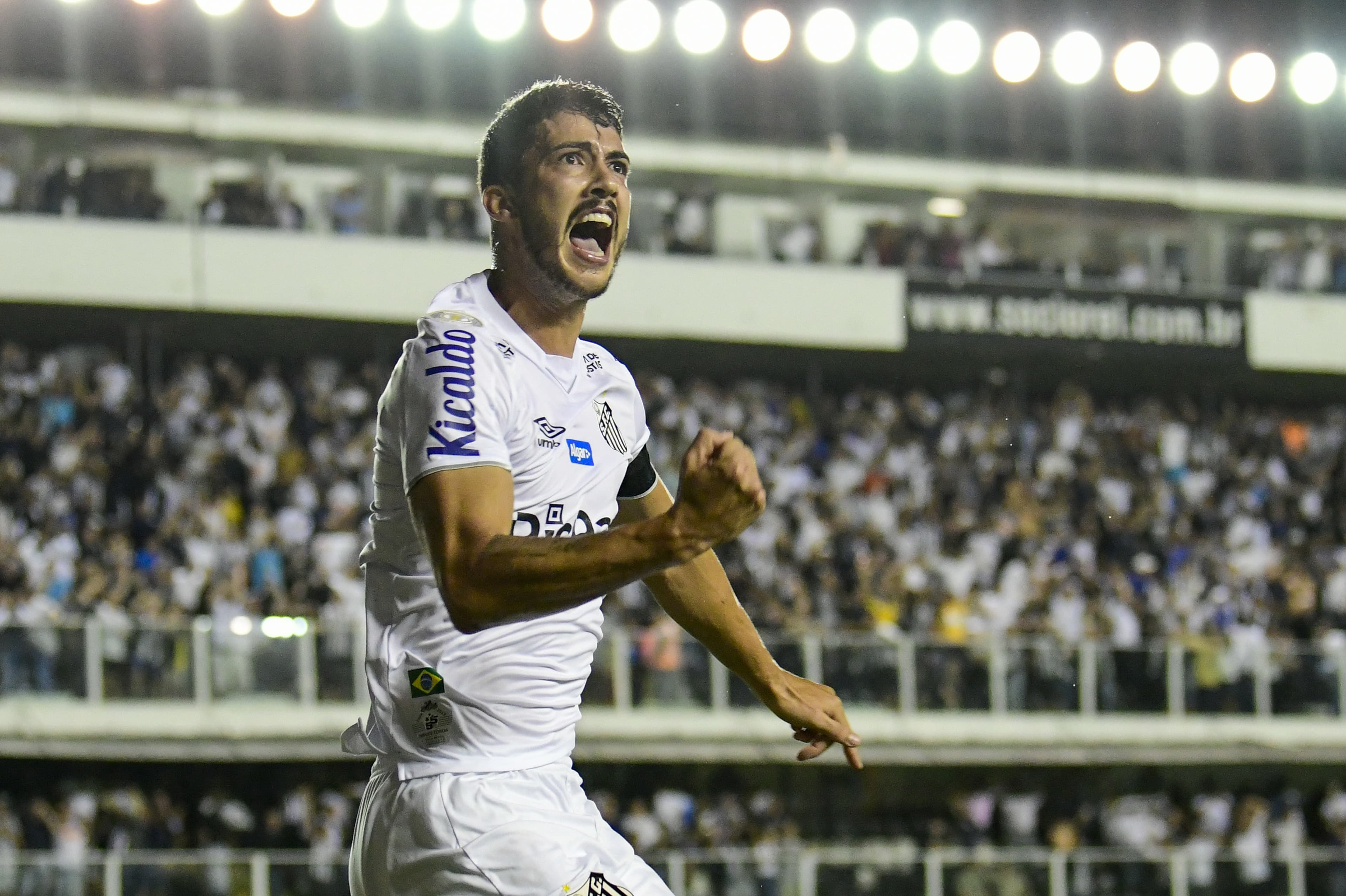 Gustavo Henrique comemora gol do Santos contra o Palmeiras em partida disputada na Vila Belmiro válida pelo Campeonato Brasileiro – 09/10/2019