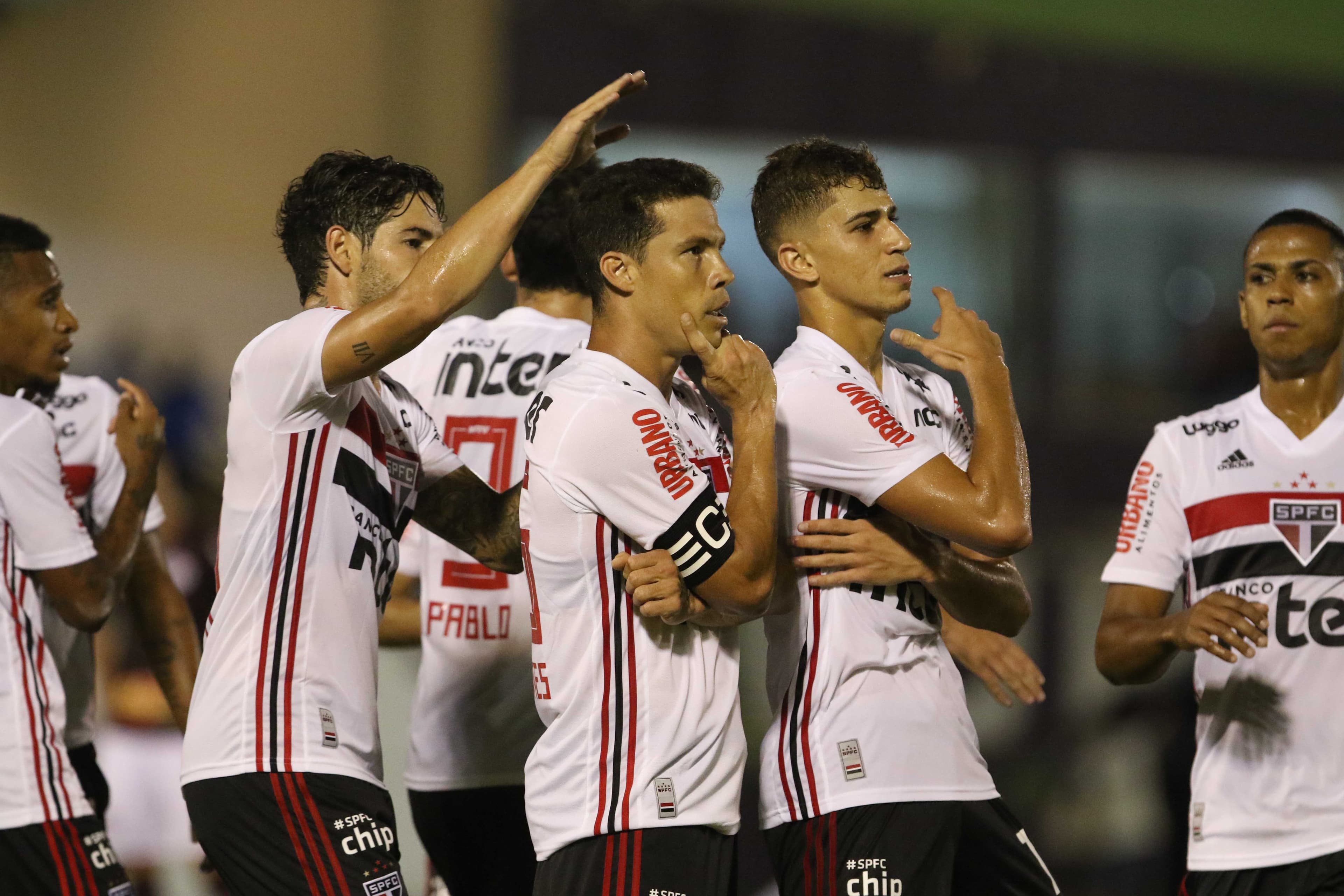 Hernanes comemora gol do São Paulo contra a Ferroviária, em Araraquara, pelo Campeonato Paulista – 29/01/2020