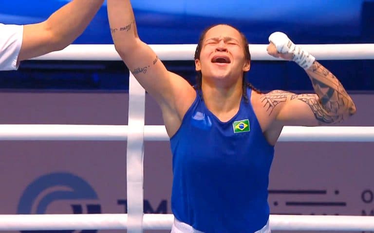 Brasileira Bia Ferreira, campeão mundial de boxe feminino na categoria até 60 quilos