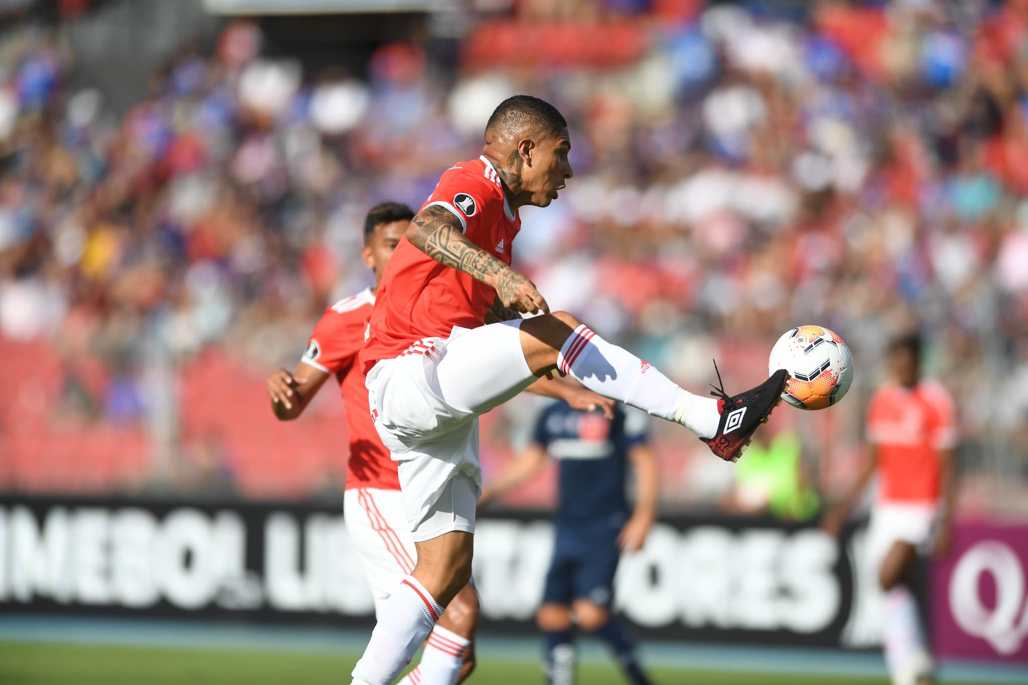 Paolo Guerrero, em lance da partida entre Internacional e Universidad de Chile, pela Libertadores – 04/02/2020