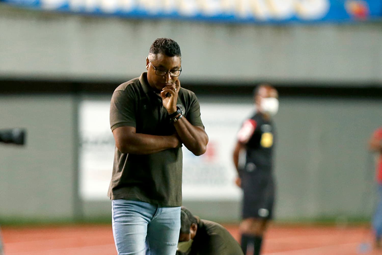 Roger Machado, agora ex-técnico do Bahia, durante partida pelo clube no Campeonato Brasileiro –