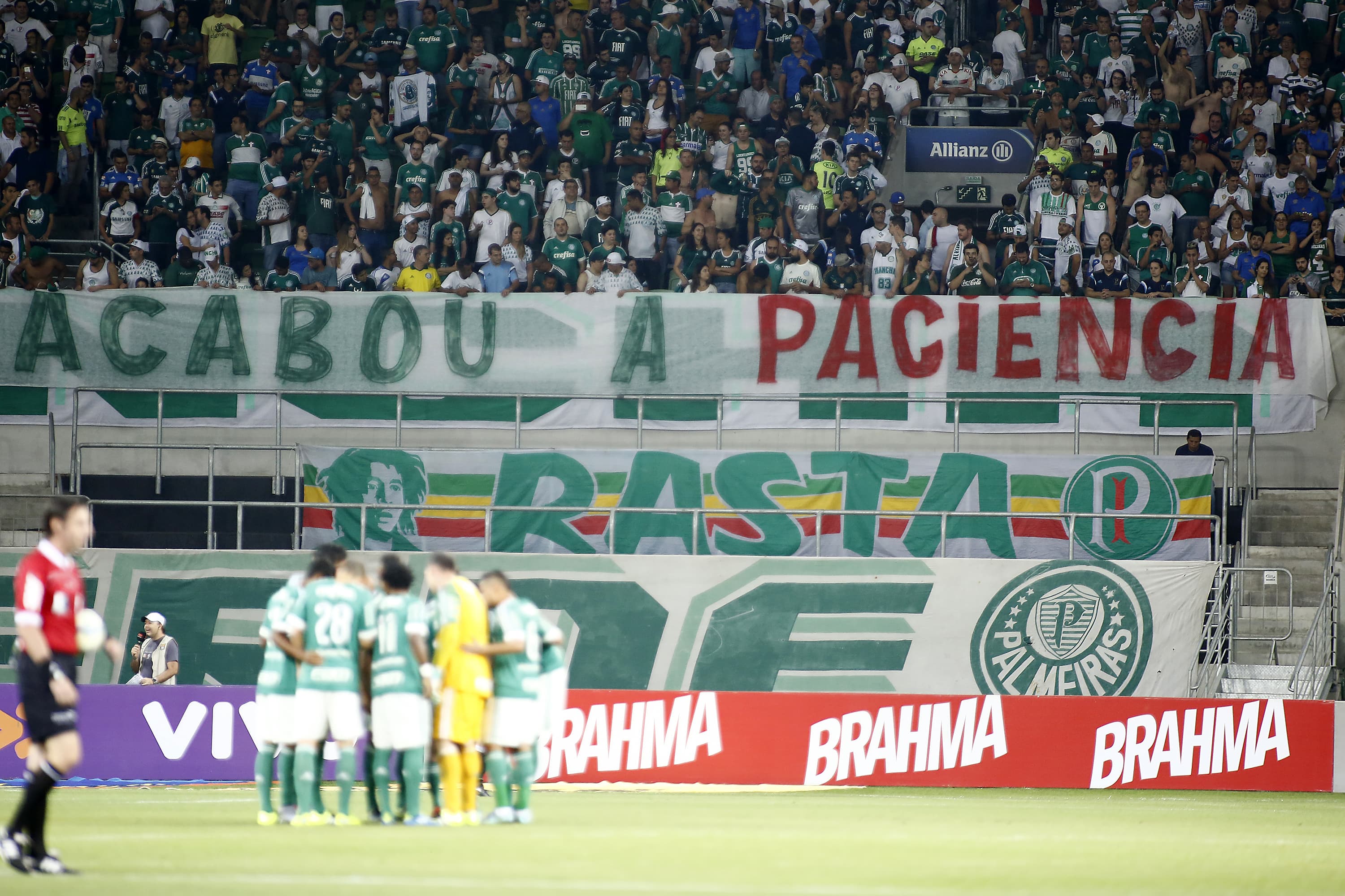 Organizada do Palmeiras protesta durante partida contra a Ponte Preta - 14/10/2015