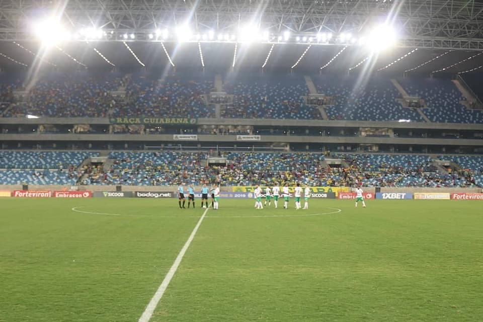 Jogadores do Cuiabá em campo para a partida contra o Figueirense, pela série B do Campeonato Brasileiro – 20/08/2019