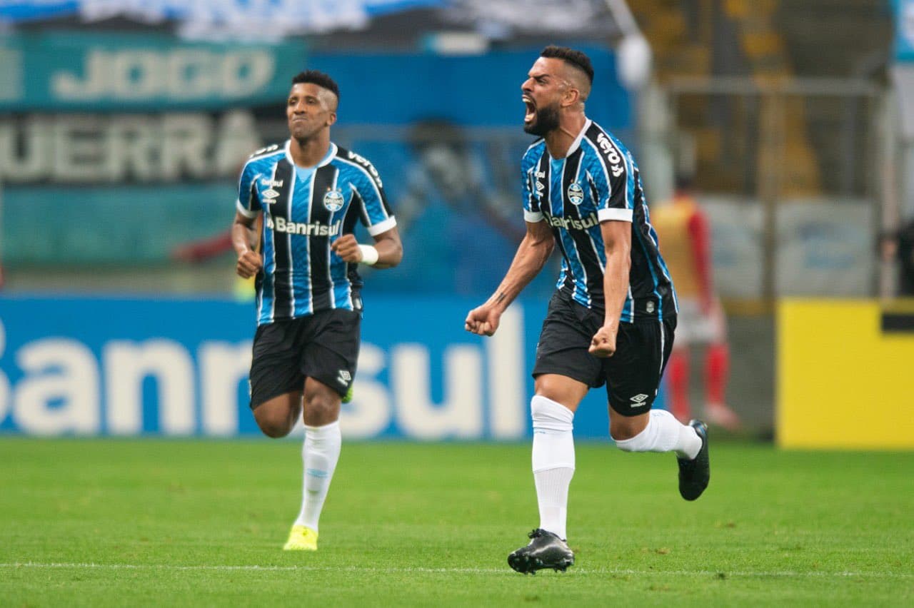 Maicon comemora o primeiro gol do Grêmio na vitória sobre o Internacional na final do segundo turno do Campeonato Gaúcho – 5/8/2020