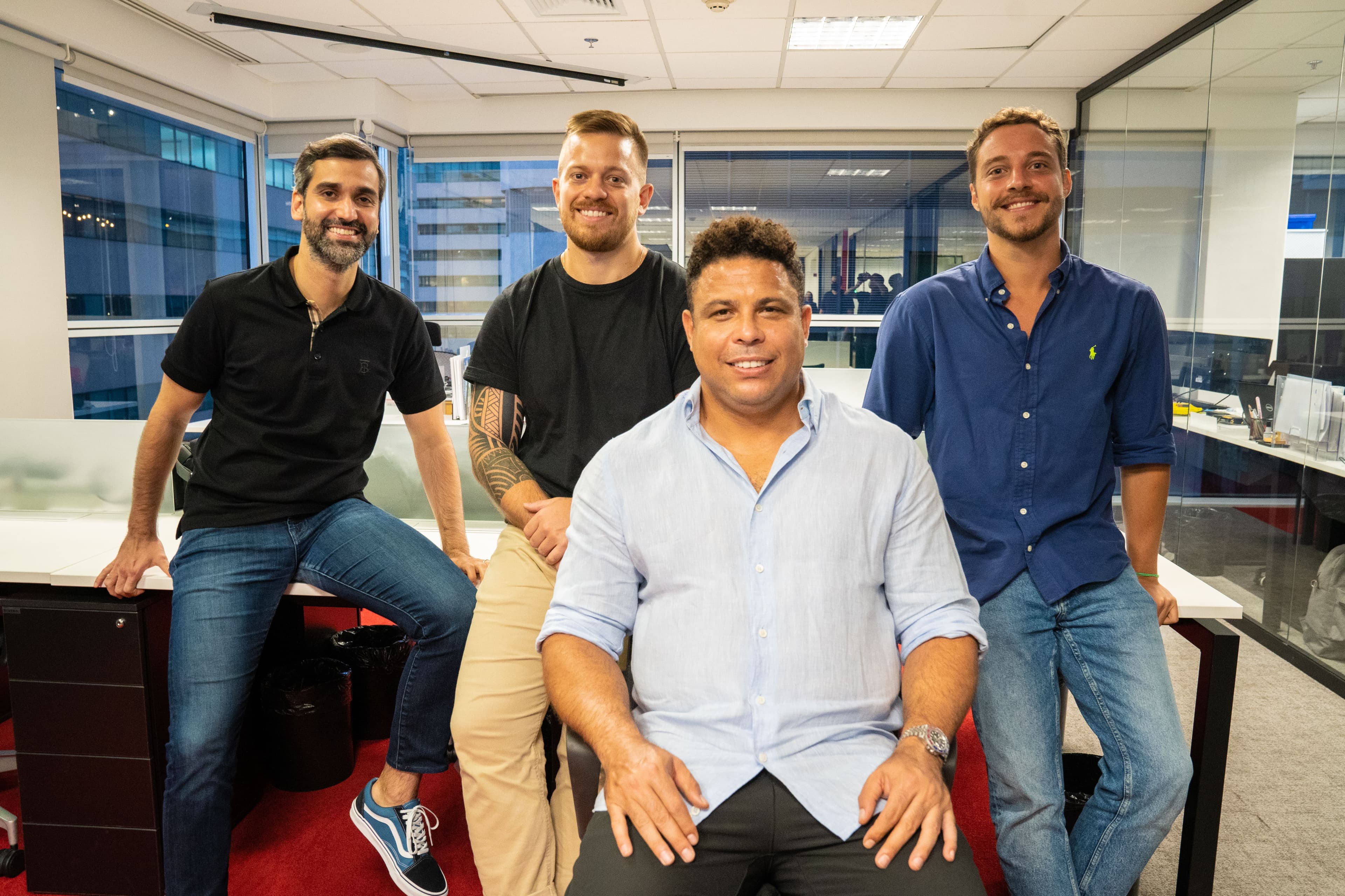 Ronaldo e os sócios na sede da Octagon