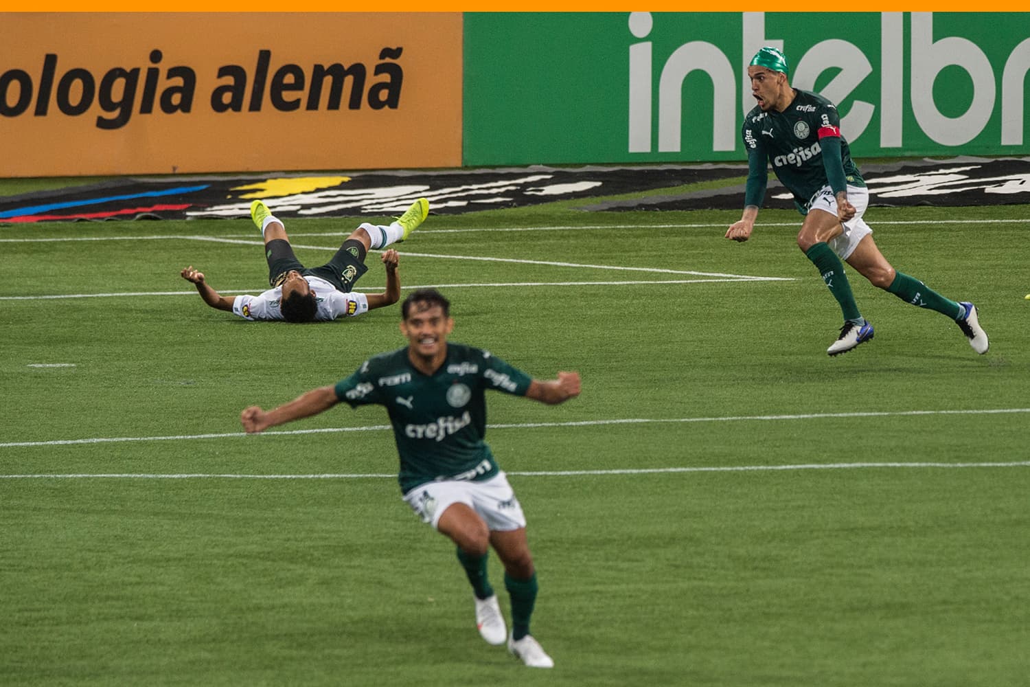 Gustavo Gómez comemorando o gol de empate do Palmeiras -