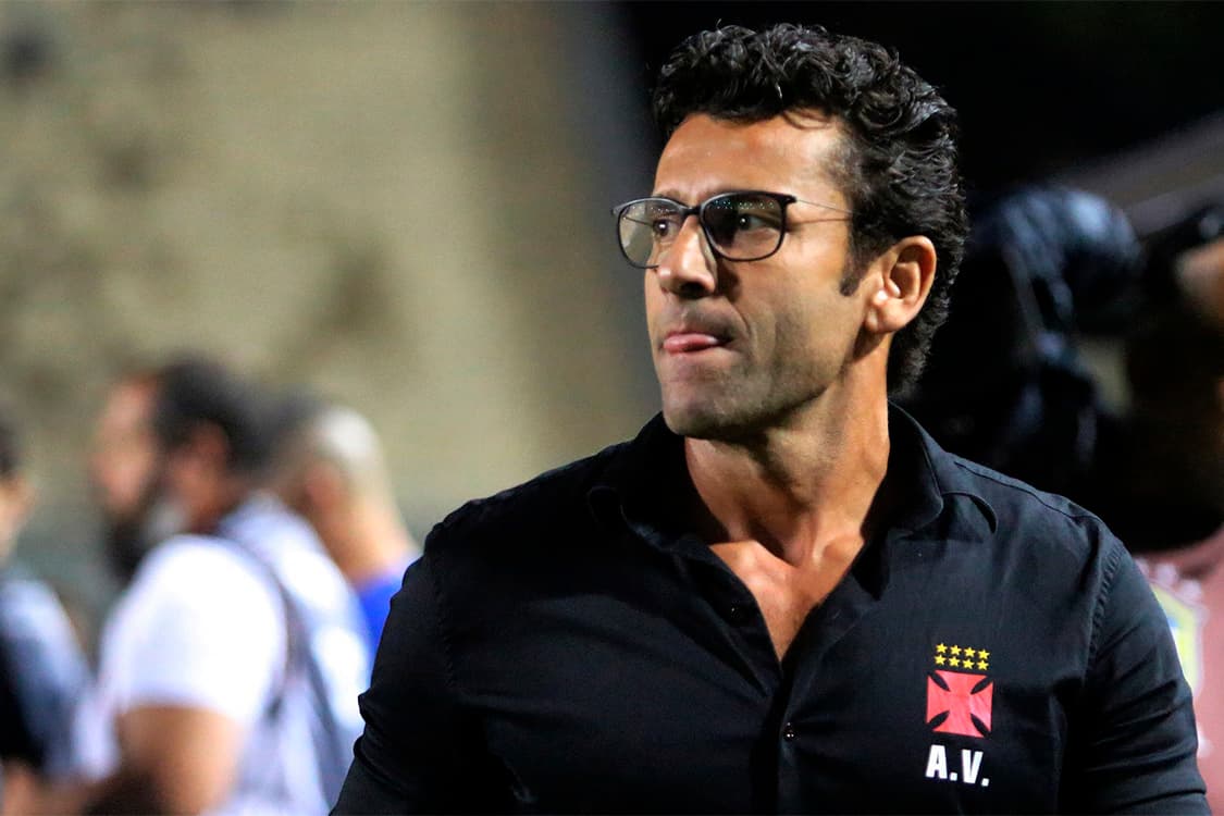 Alberto Valentim é demitido