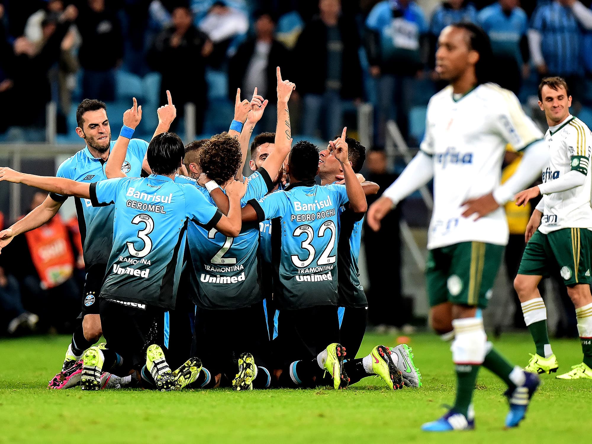 O jogador Maicon do Grêmio comemora gol durante a partida entre Grêmio RS e Palmeiras SP válida pela Série A do Campeonato Brasileiro 2015 no Estádio Arena Grêmio em Porto Alegre (RS), neste sábado (20)