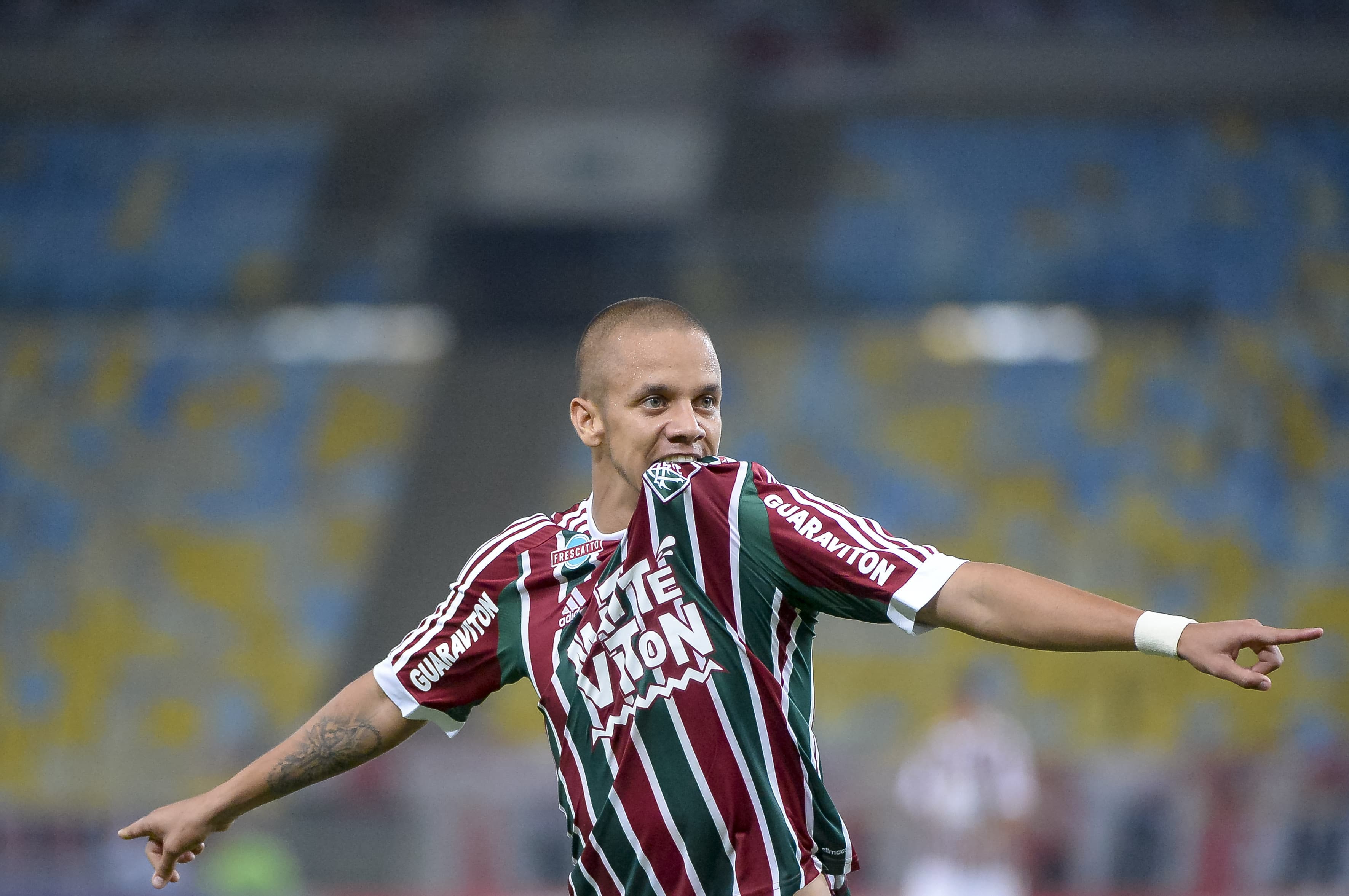 Marcos Junior comemora o segundo gol do Fluminense na vitória sobre o São Paulo