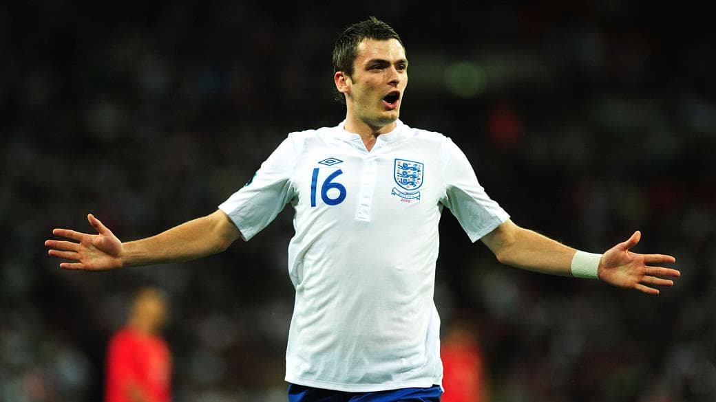 Adam Johnson atuou em doze partidas e marcou dois gols pela seleção inglesa