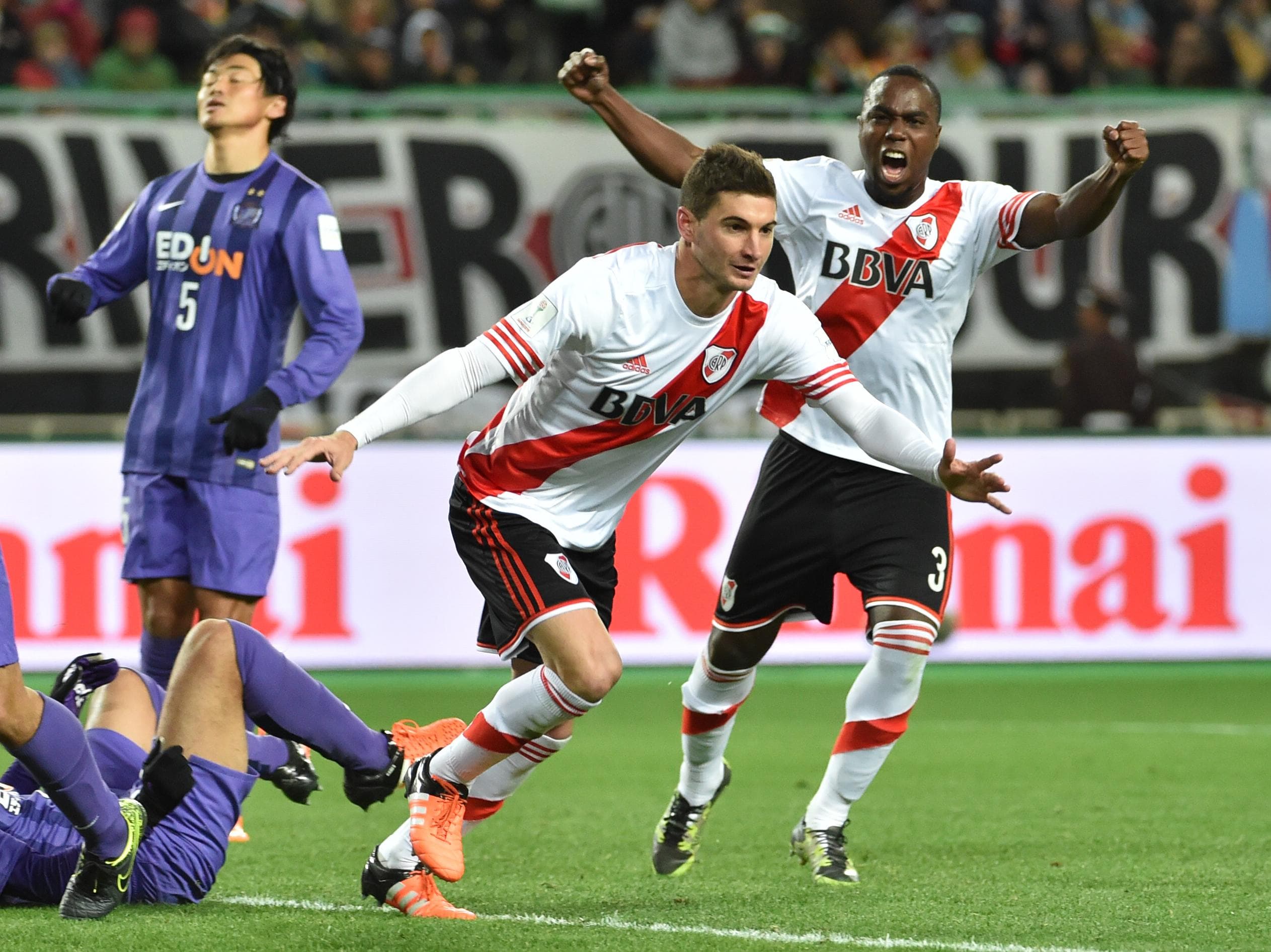 Lucas Alario celebra o gol da vitória do River Plate sobre o Sanfrecce Hiroshima