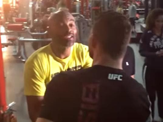 Anderson Silva e Michael Bisping batem boca em evento em Los Angeles, nos Estados Unidos