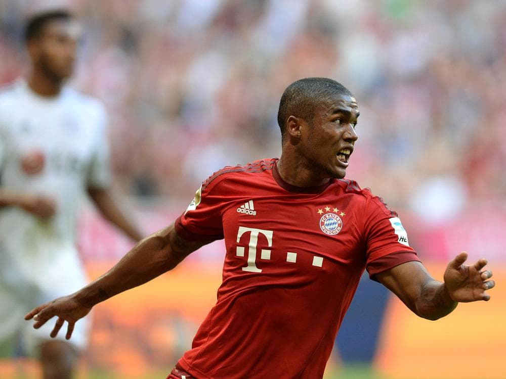 Brasileiro Douglas Costa se destacou na vitória do Bayern de Munique sobre o Leverkusen por 3 a 0