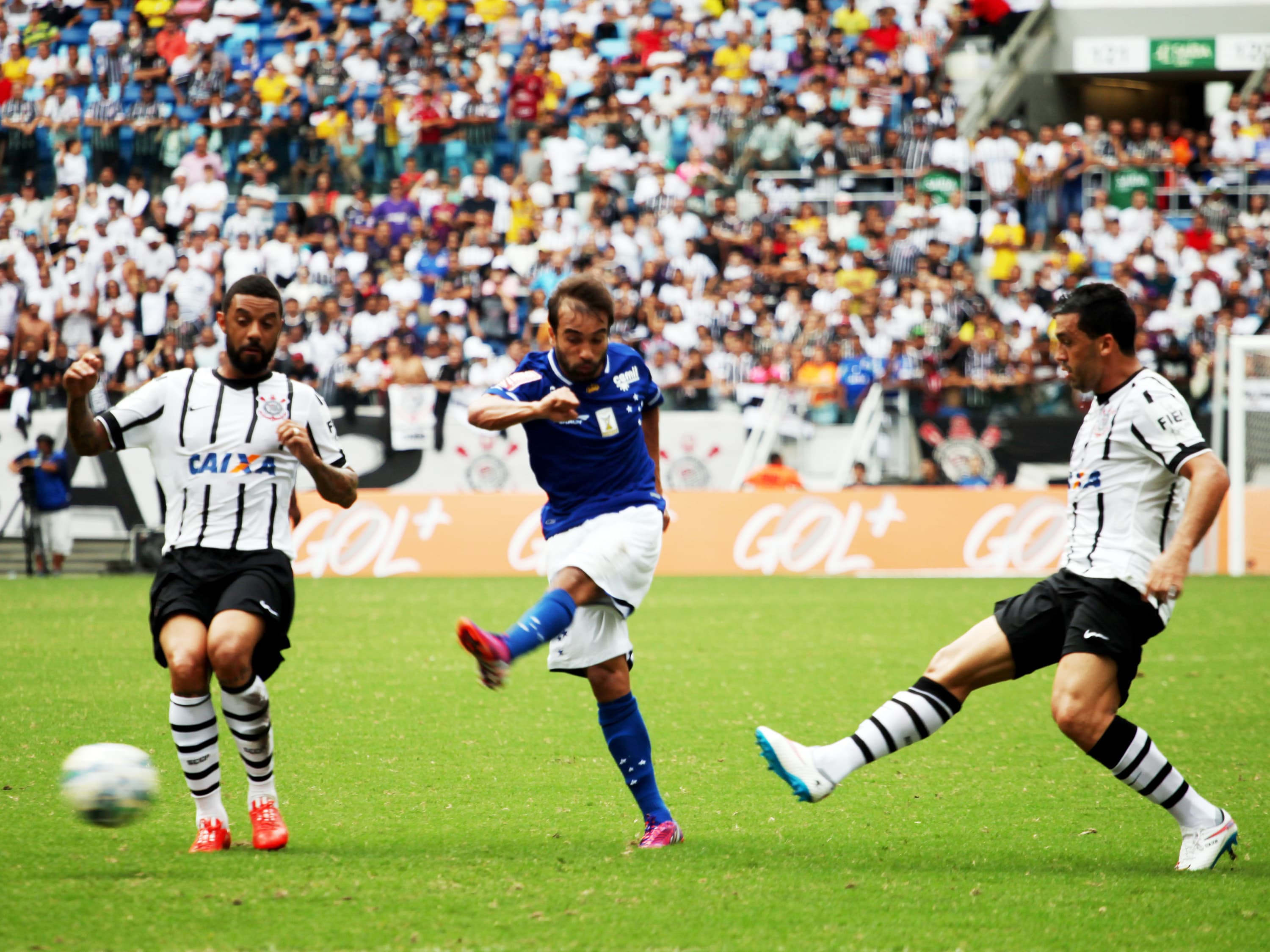 Lance durante a partida entre Cruzeiro x Corinthians durante o Campeonato Brasileiro, no Estádio Arena Pantanal em Cuiabá (MT)