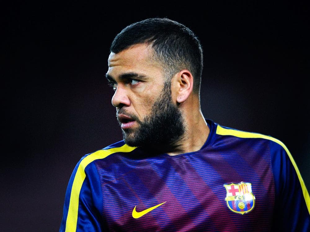 Daniel Alves conquistou 17 títulos pelo Barcelona, incluindo duas Ligas dos Campeões e dois Mundiais de Clubes