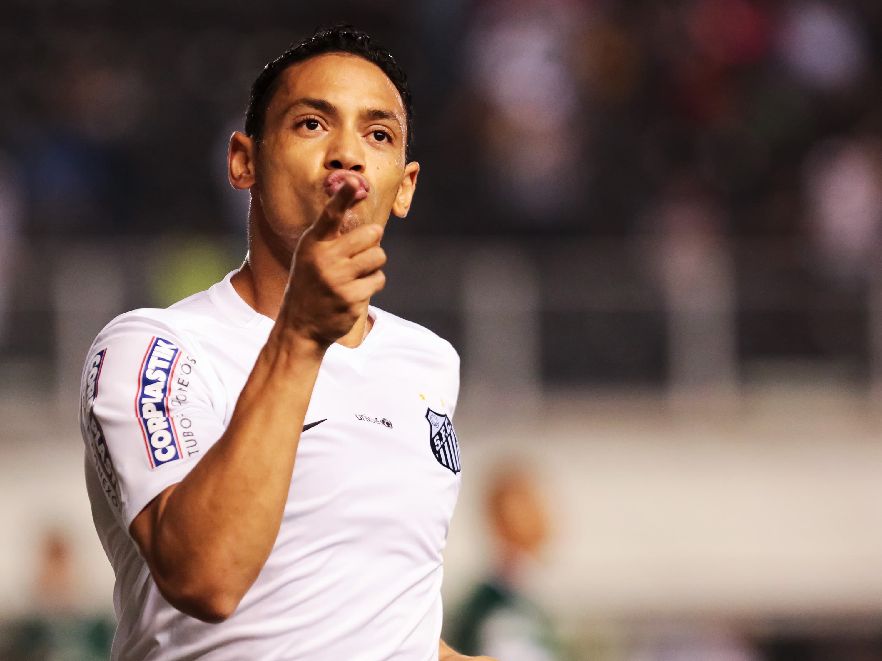 O atacante Ricardo Oliveira: artilheiro do Brasileirão 2015, com 17 gols, até esta quinta