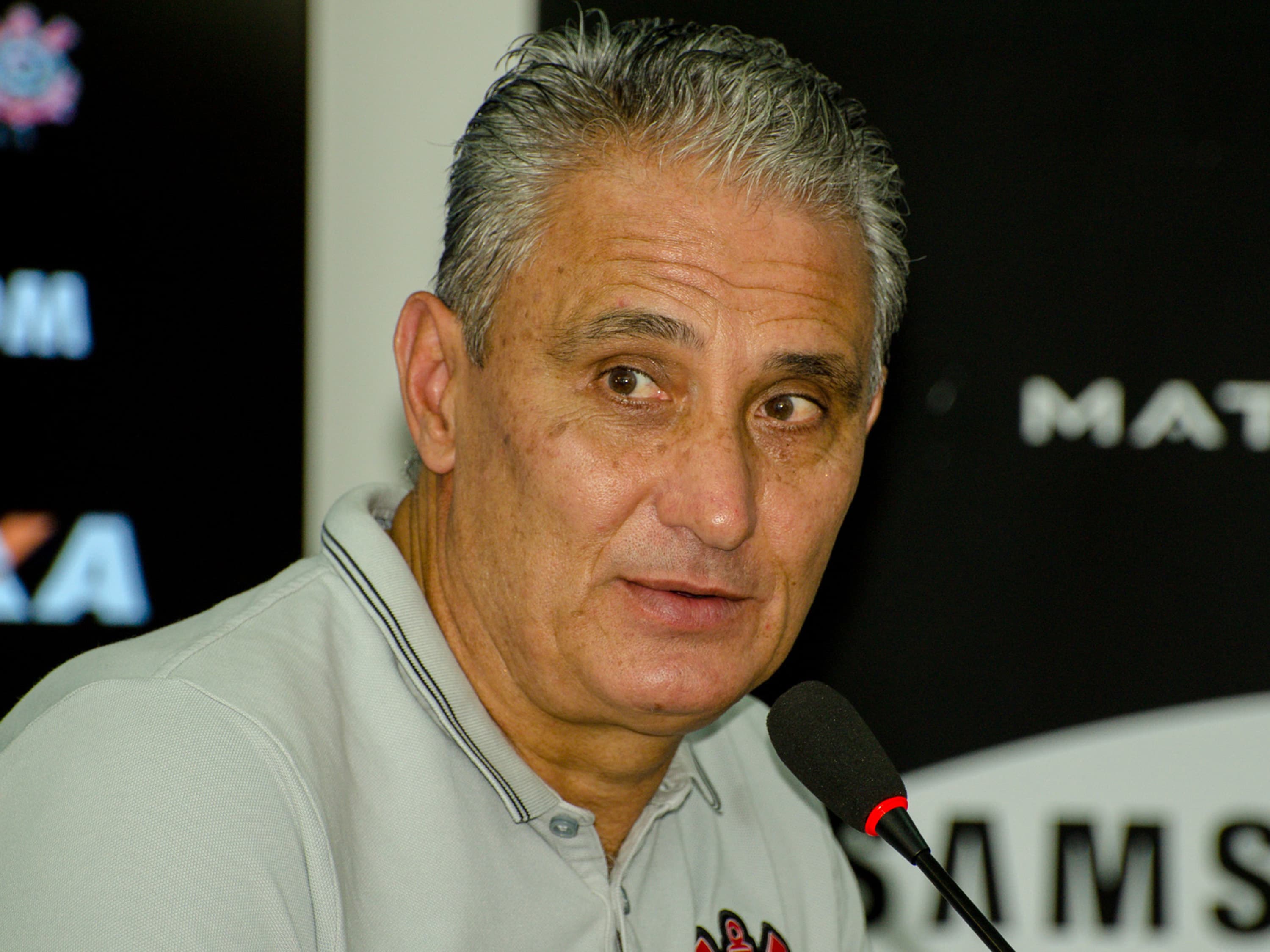 O técnico Tite durante coletiva no CT do Corinthians