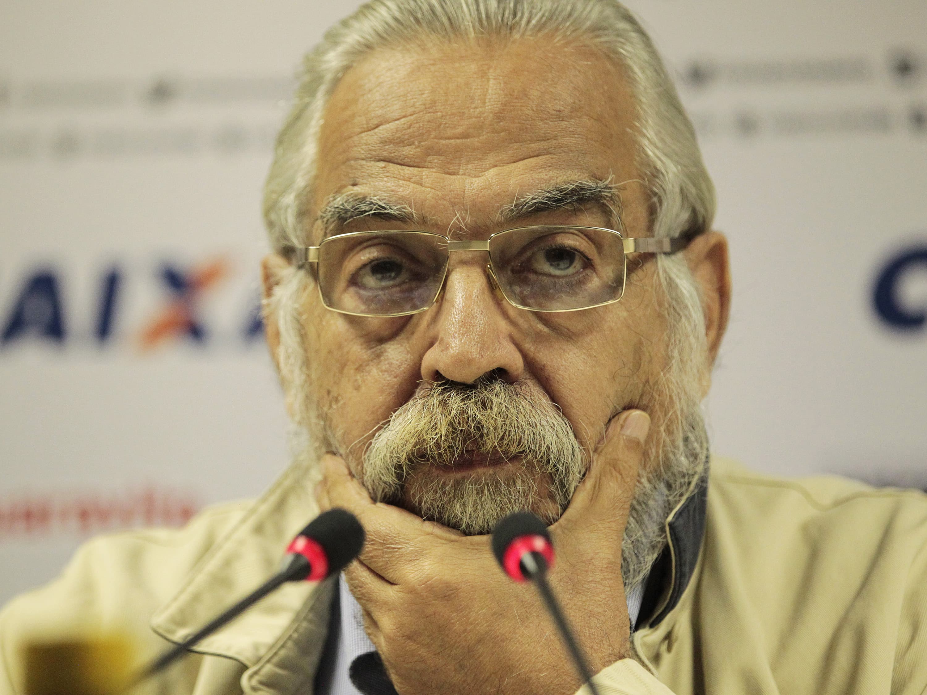 O presidente do Vasco, Eurico Miranda, durante coletiva de imprensa para explicar o terceiro rebaixamento do clube, no estádio de São Januário, Rio de Janeiro - 07/12/2015
