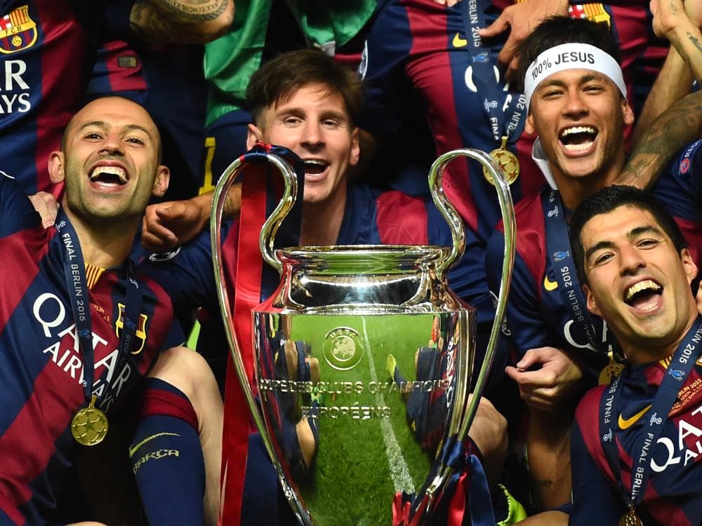 Mascherano, Messi, Neymar e Luis Suárez, do Barcelona, celebram título da Liga dos Campeões