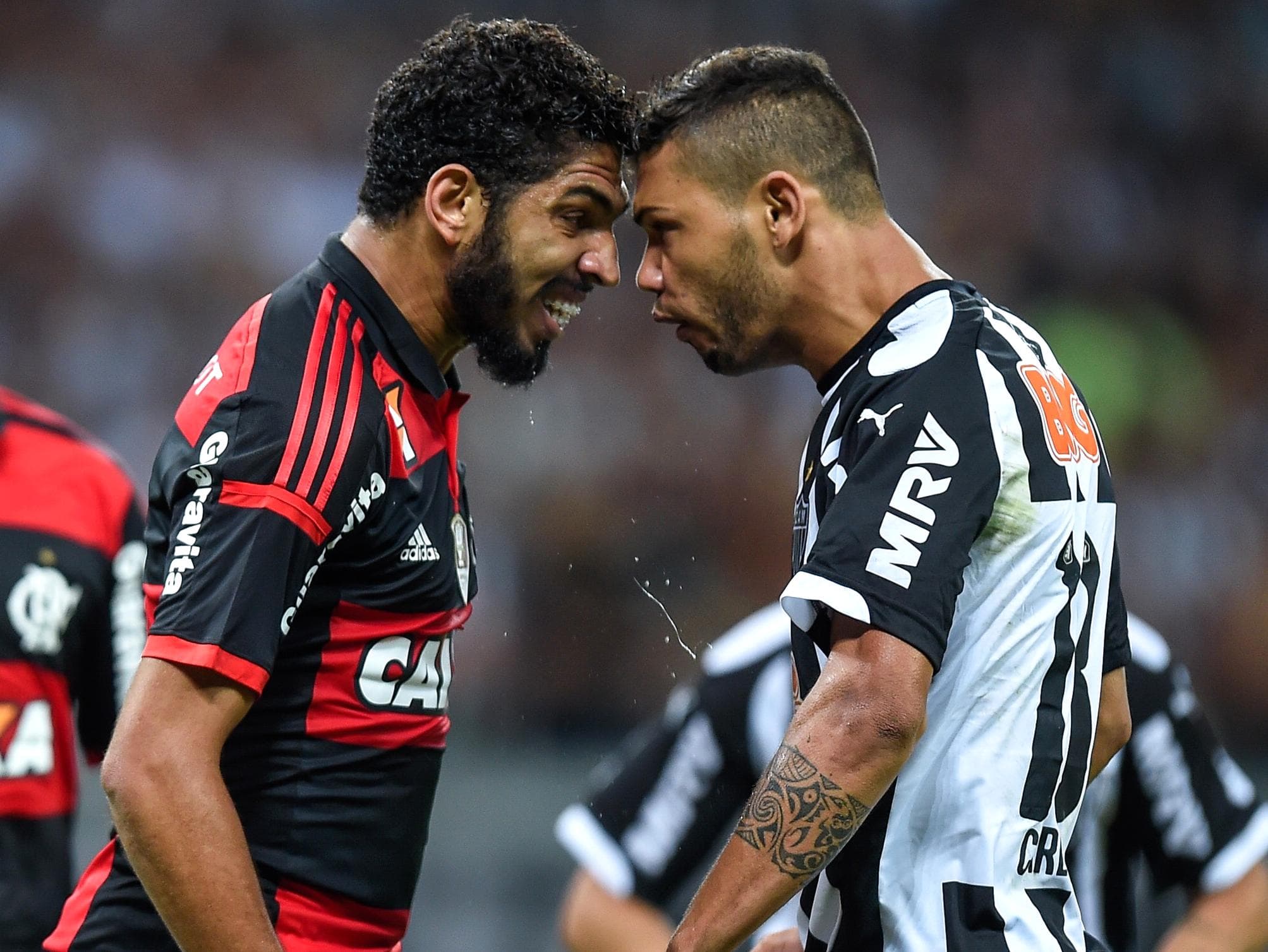 Wallace e Carlos discutem em jogo entre Flamengo e Atlético-MG em 2014