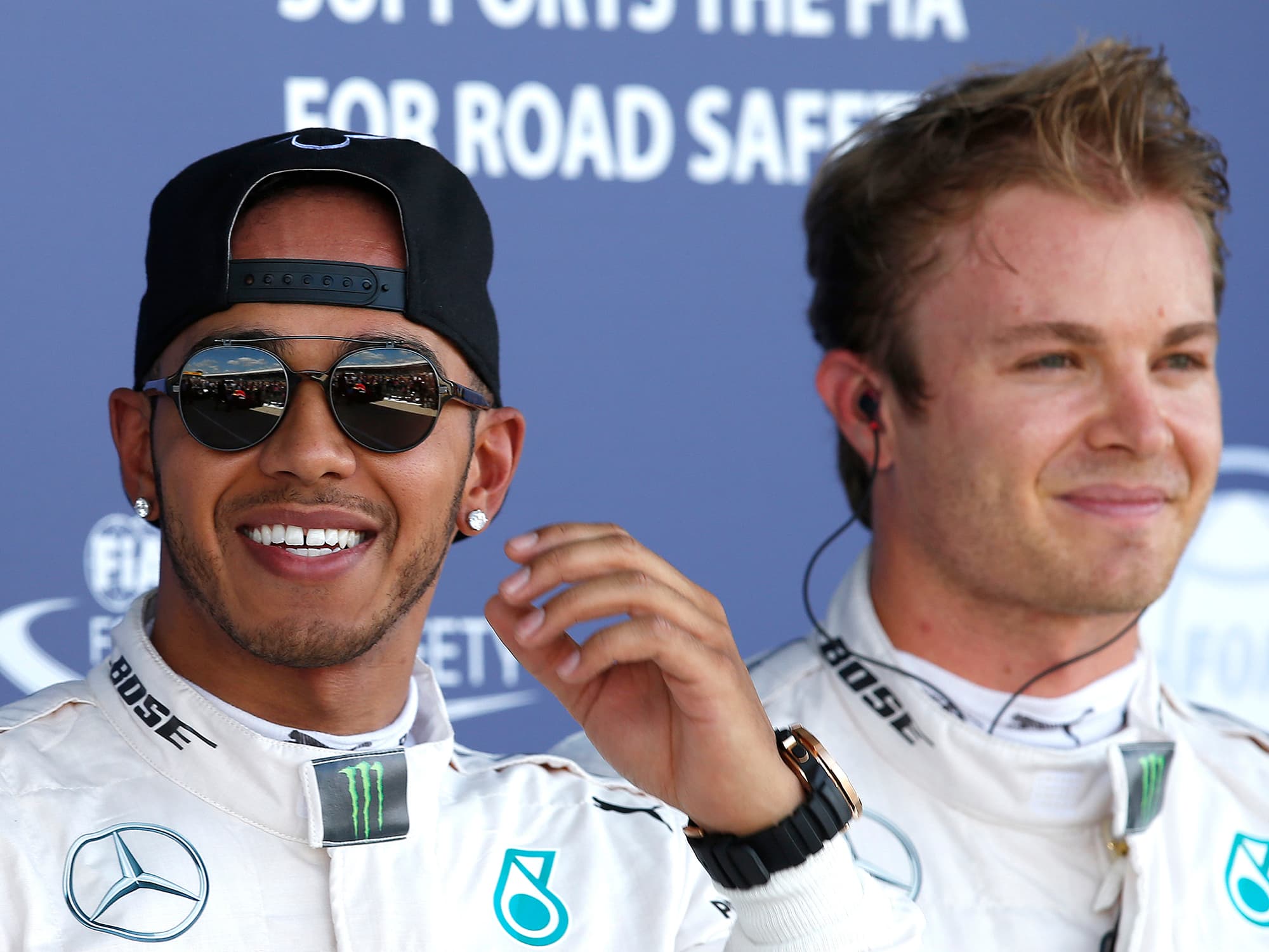 O inglês Lewis Hamilton, da equipe Mercedes, conquista a pole no treino classificatório em Silverstone, na Inglaterra