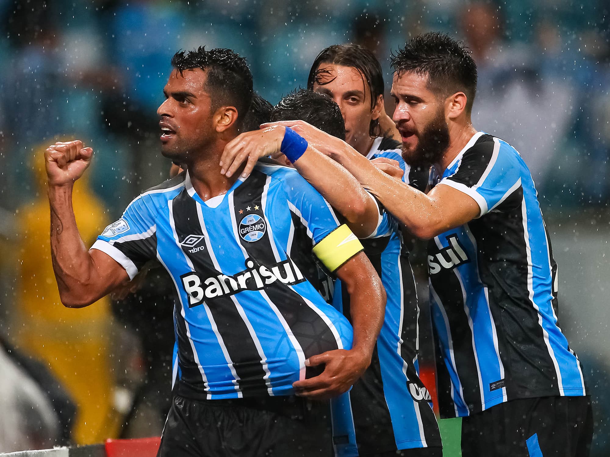 Maicon comemora gol na partida entre Grêmio X Liga Deportiva Universitaria de Quito, nesta quarta-feira (2) na Arena Grêmio em Porto Alegre, válida pela segunda rodada da fase de grupos da Taça Libertadores 2016