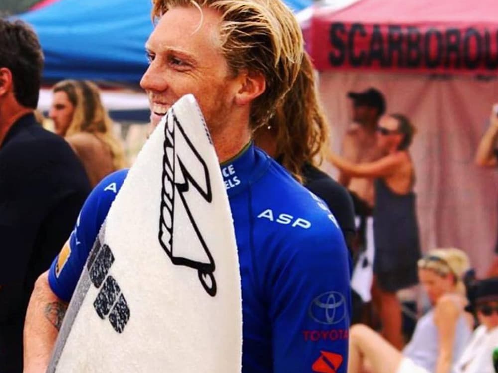 O surfista australiano Brett Connellan