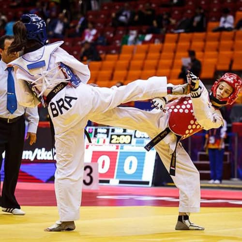 Iris Sing (de azul) também vai disputar a categoria até 49kg, que vale vaga olímpica