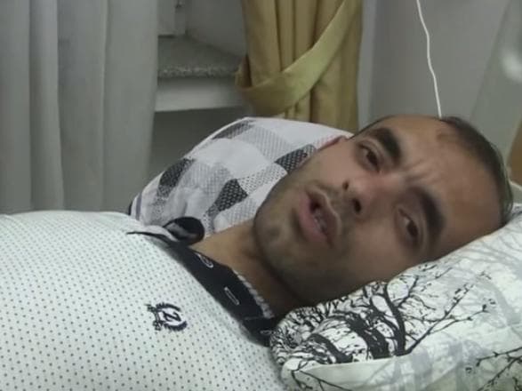 Jornalista Rasim Aliyev concedeu entrevista horas antes de morrer. Ele sofreu fraturas nas costelas e teve hemorragia interna