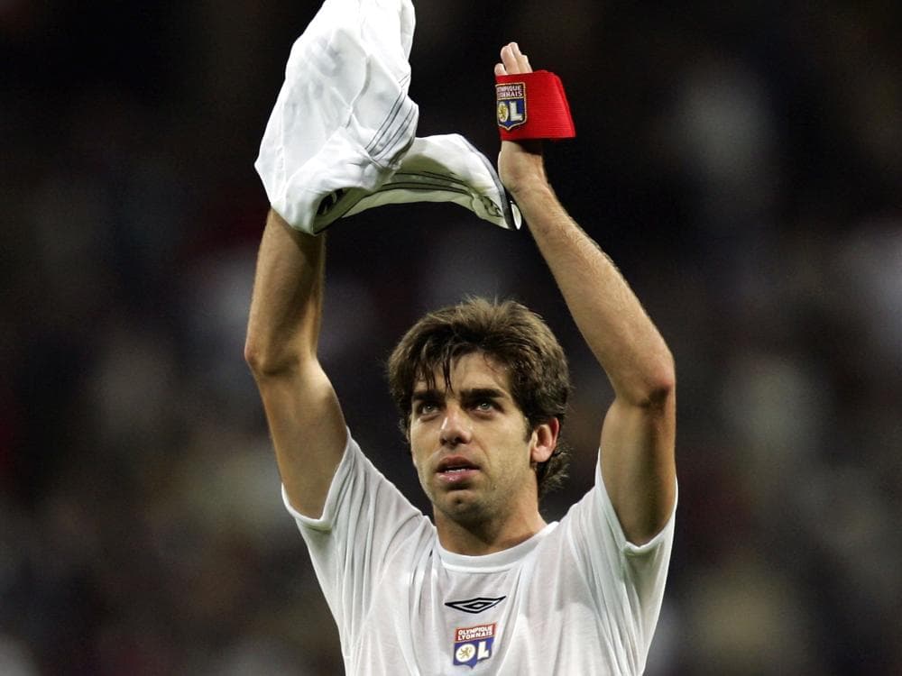 Juninho Pernambucano jogou no Lyon entre 2001 e 2009 e conquistou sete títulos do Campeonato Francês