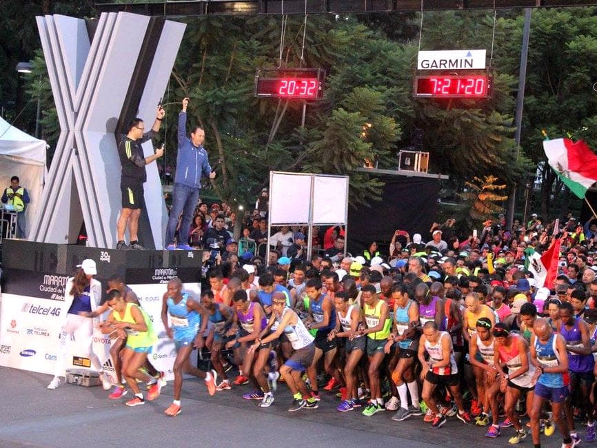 Largada da 33ª Maratona da Cidade do México