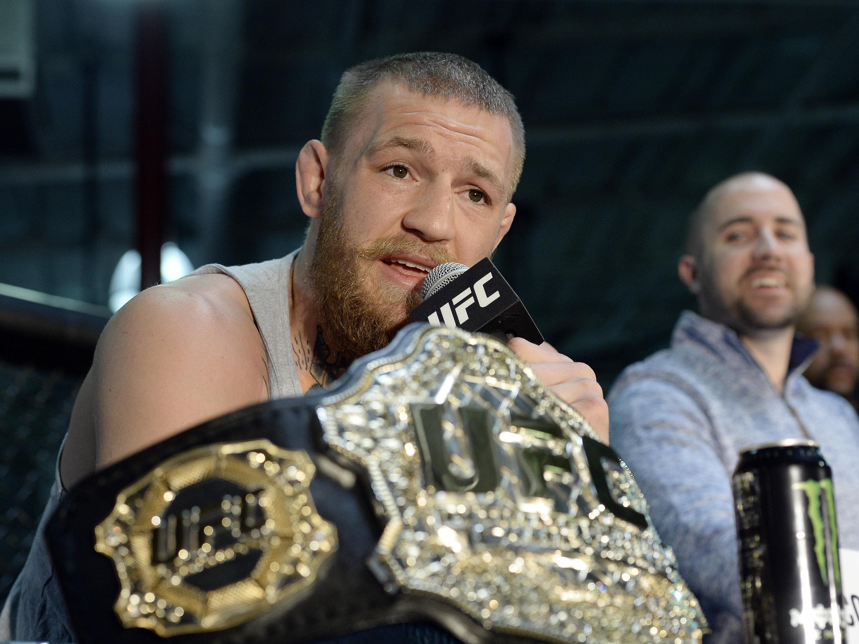 Conor McGregor durante promoção da luta contra Nate Diaz, na Califórnia
