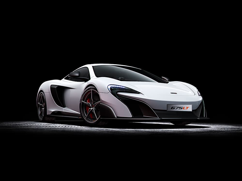 Nova McLaren 675LT vai de 0 a 100km/h em apenas 2,9 segundos e pode atingir a velocidade máxima de 330km/h