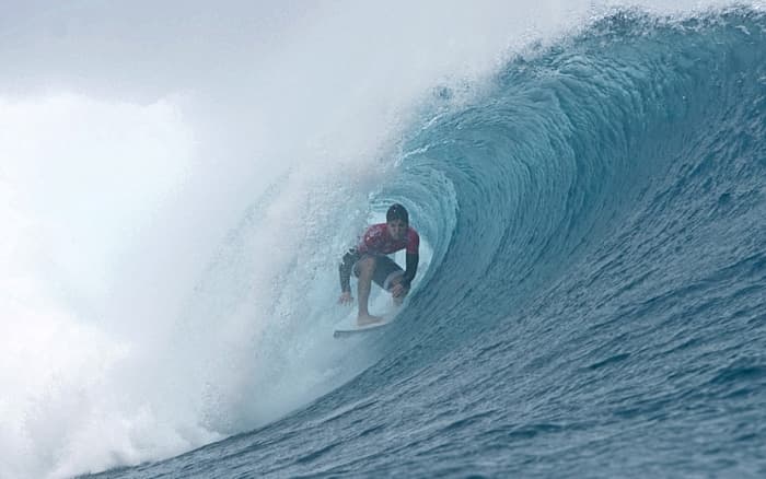 Gabriel Medina pega tubo na etapa do Tatiti do WCT