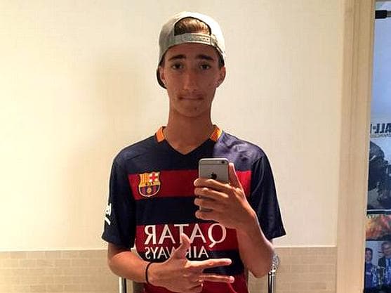 José Mourinho Jr. posou com a camisa de Lionel Messi, do Barcelona, seu maior ídolo