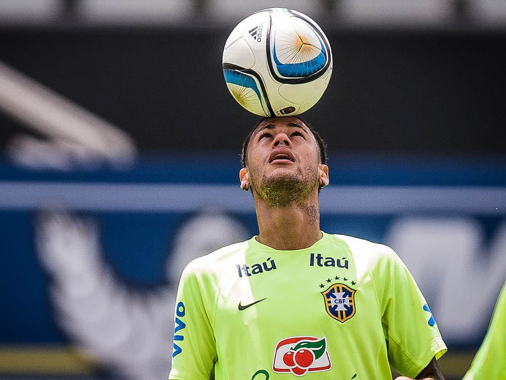Neymar no treino da seleção brasileira na Arena Corinthians, zona leste de São Paulo, nesta quarta-feira (11). A equipe se prepara para a partida desta quinta contra a Argentina, em Buenos Aires, pela 3ª rodada das Eliminatórias Sul-Americanas