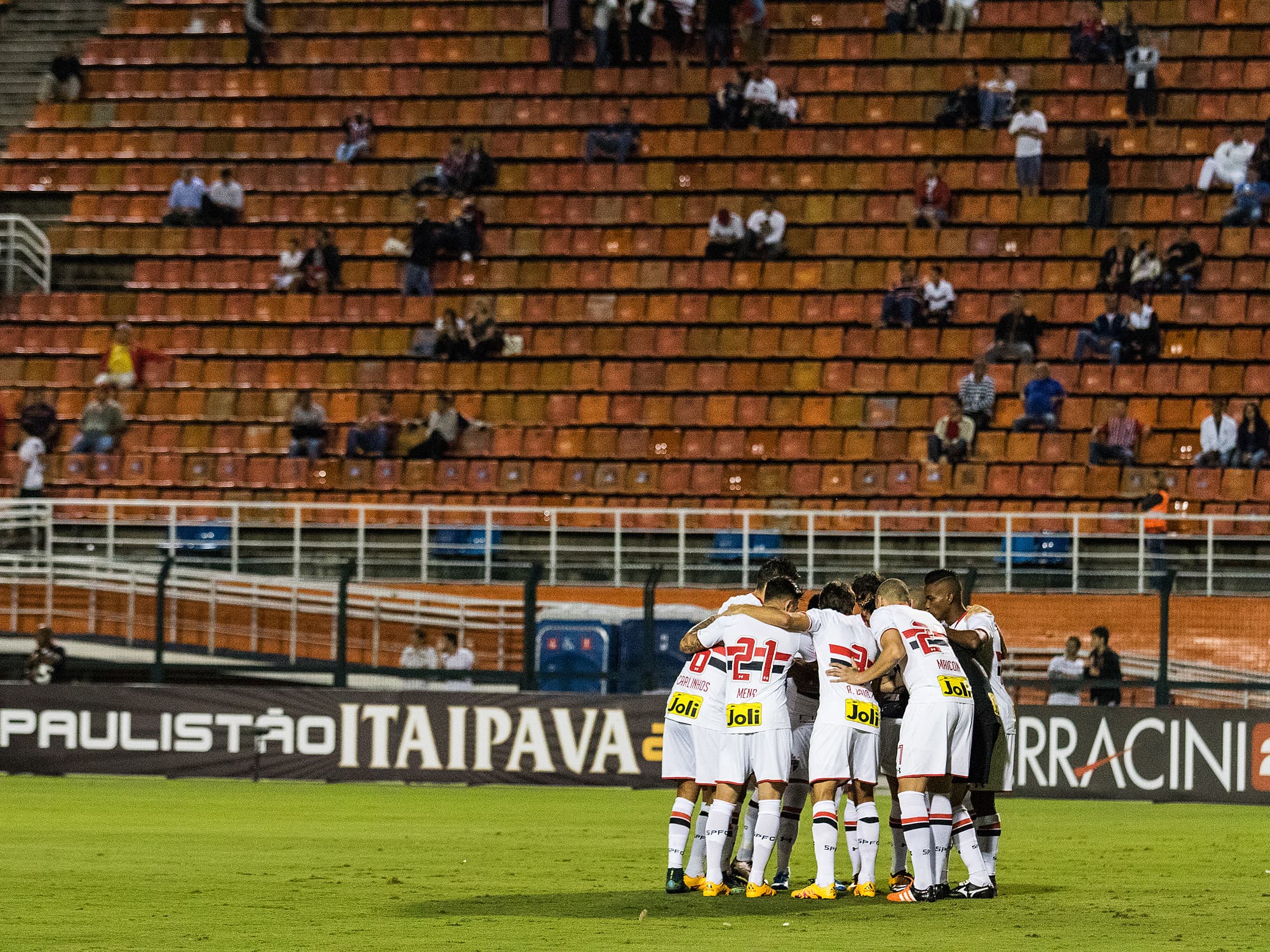 Jogadores do São Paulo - Partida entre São Paulo e Mogi Mirim, válida pela 3ª rodada do Campeonato Paulista de Futebol 2016, no estádio do Pacaembu