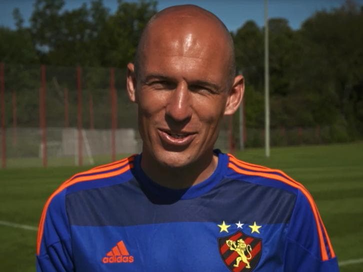 Arjen Robben, estrela do Bayern de Munique, vestiu a camisa do Sport em campanha publicitária