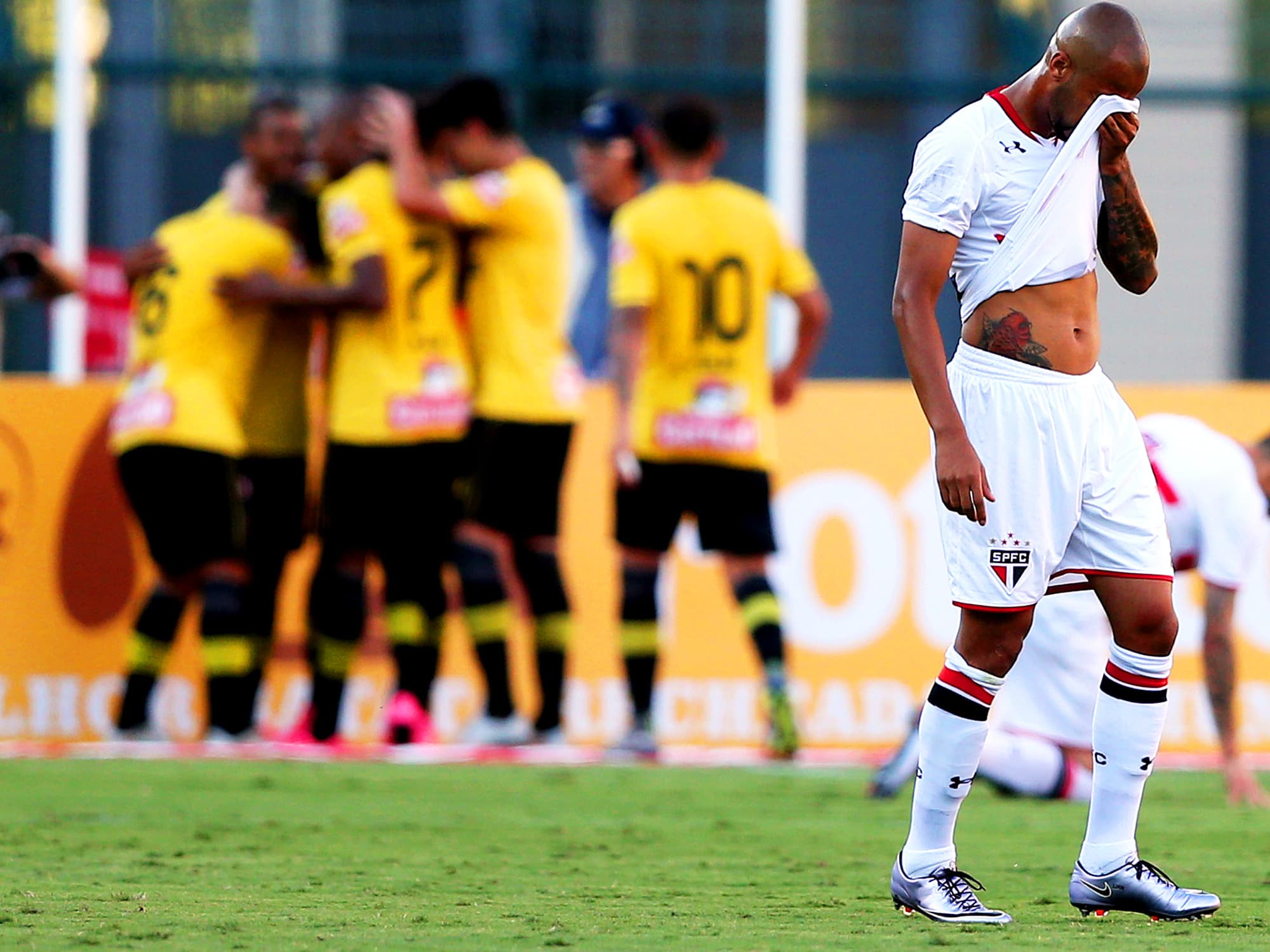São Bernardo vence o São Paulo, de virada, por 3 a 1, no Estádio do Pacaembu, em partida válida pela 8ª rodada do Campeonato Paulista de Futebol 2016, na tarde deste sábado (05)