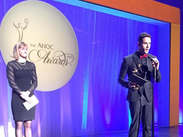 Thiago Pereira postou uma foto da premiação do prêmio Anoc em suas redes sociais