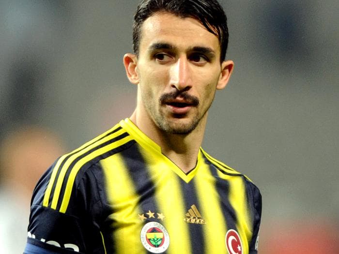 Mehmet Topal, do Fenerbahce. Entre 2006 e 2010, jogador defendeu o rival Galatasaray