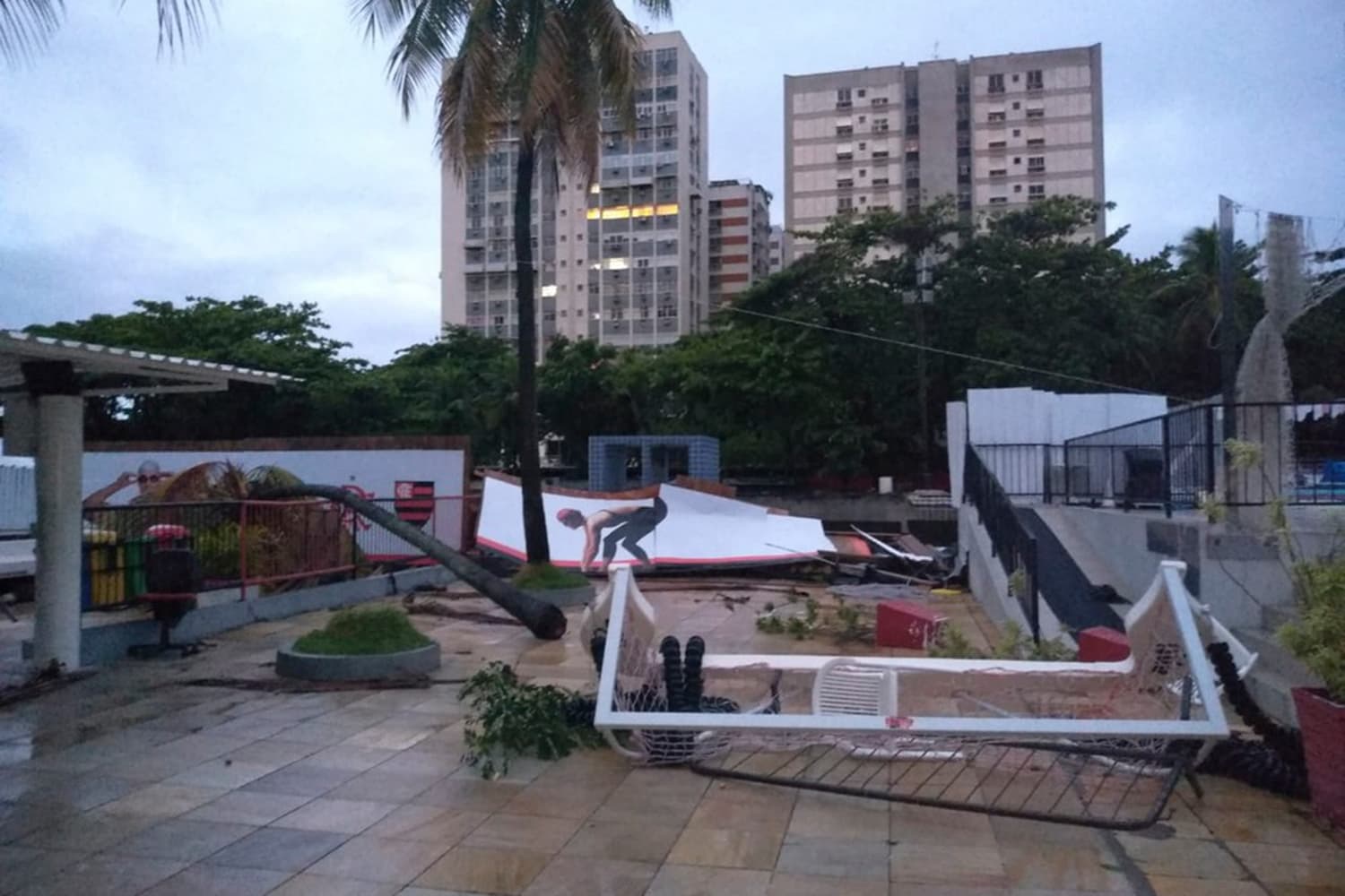 Estrutura da sede do Flamengo danificada após temporal – 07/02/2019
