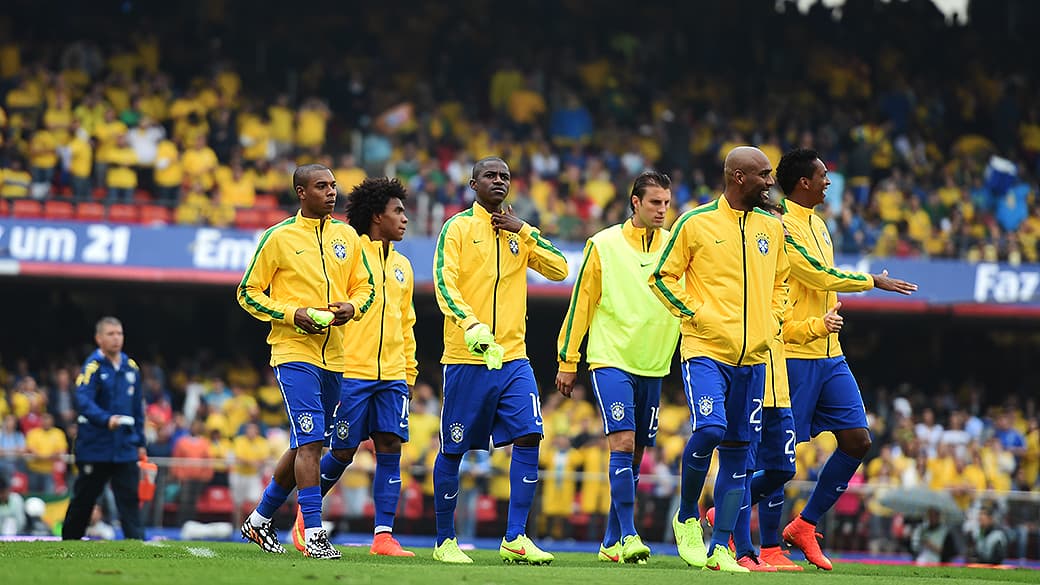 Brasil vence a Sérvia no estádio do Morumbi em São Paulo no último teste da Seleção Brasileira antes da Copa do Mundo